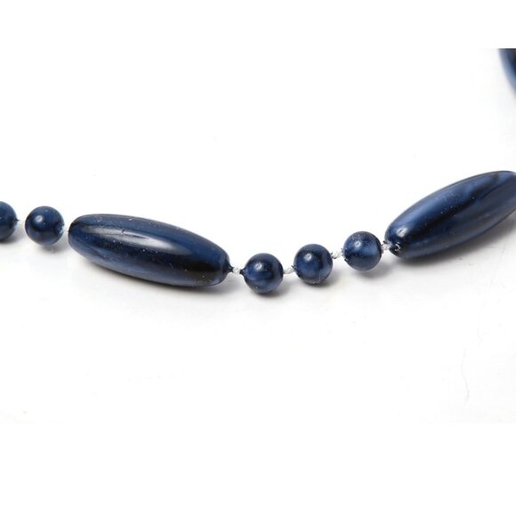 Vintage Oblong Acrylic Beaded Necklace Navy Blue Beads Long Tapered Retro 80s - Picture 5 of 5